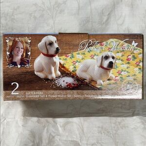 New in box The Pioneer Woman Lucy & Duke Dog Shaker Set - White and Red